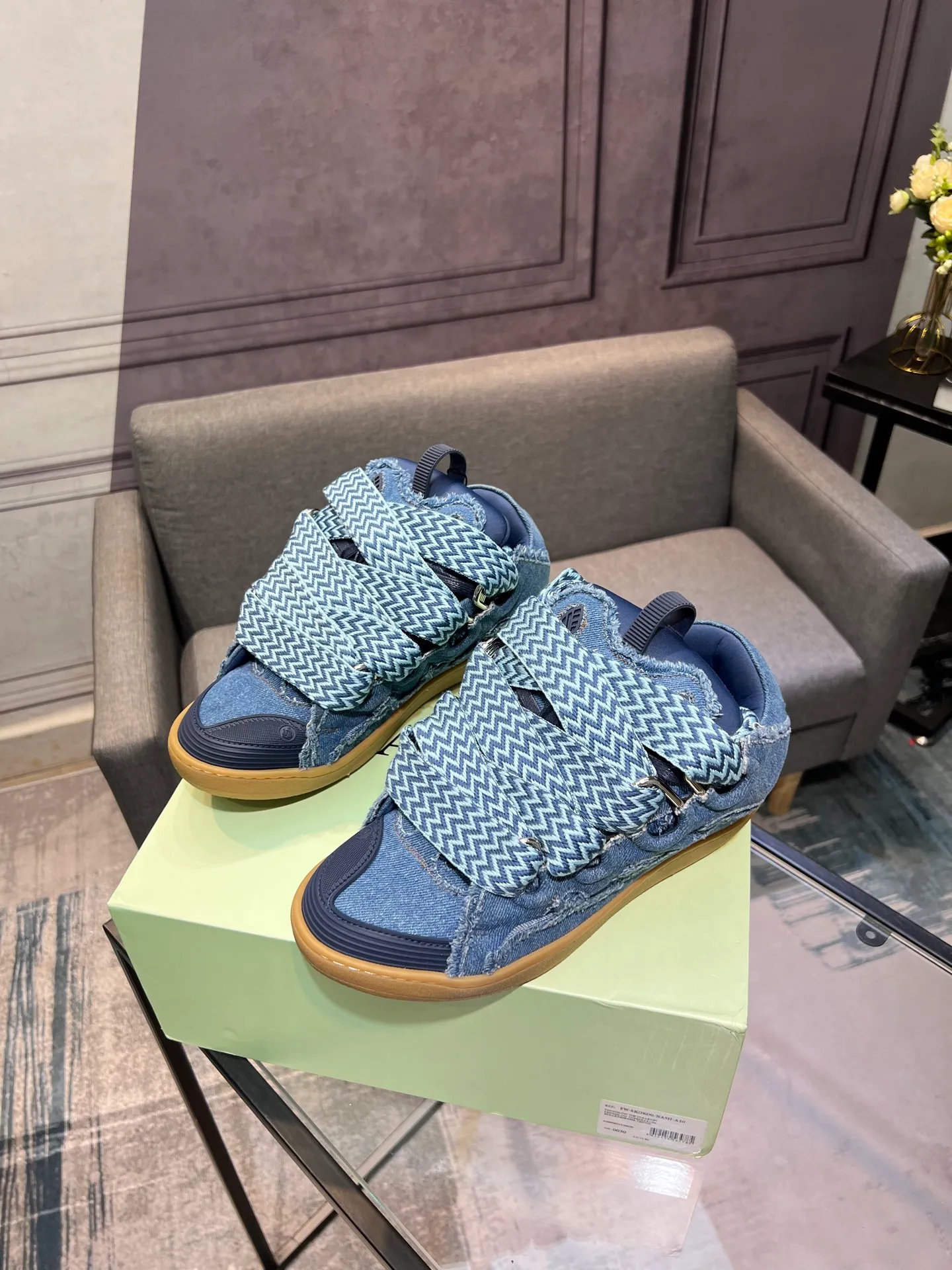 Men's men's shoes💰780 [LANVIN] Latest lace-up fashionable casual sneakers for couples High-quality CLAY couple series‼ ️ The latest trendy products of the season 🌈Many bloggers have planted grass and purchased the original open-mold customization. The upper and outsole are sewn with mark threads without edge sealing. Multiple material splicing combination design. Very versatile for fashionable and casual wear. Comfortable on the feet. Recommended for self-retention (upper cowhide + cow suede + breathable mesh) inner foot pad cowhide exclusive original open-mold clear logo rubber outsole ⚠️36-44 yards (45 custom-made)